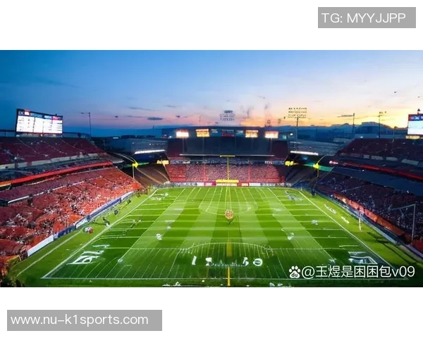 球星激情爆发砸足球的瞬间,背后藏着哪些激动人心的故事与情感 球星激情爆发砸足球的瞬间,背后藏着哪些激动人心的故事与情感