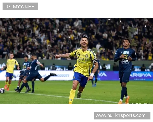 足球两大球星的巅峰对决:梅西与C罗谁能笑傲世界足坛 足球两大球星的巅峰对决:梅西与C罗谁能笑傲世界足坛