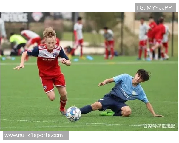 《足球巨星揭秘大挑战明星猜谜赛让你见证惊人球场背后的秘密》